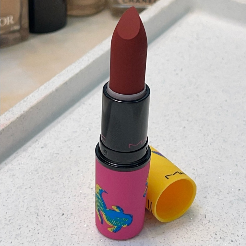 MAC ~ ‘LUCK BE A LADY’ 2021 Moon Masterpiece Lipstick ~ LE, FS, & RARE ~ NIB - Picture 6 of 16